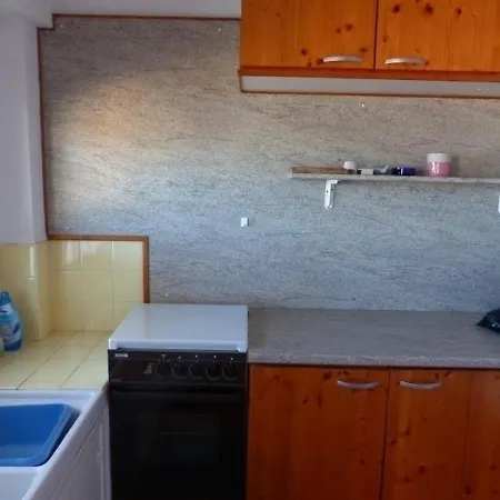 2 Personnes - Studio Vue Sur Mer. * Le Lavandou